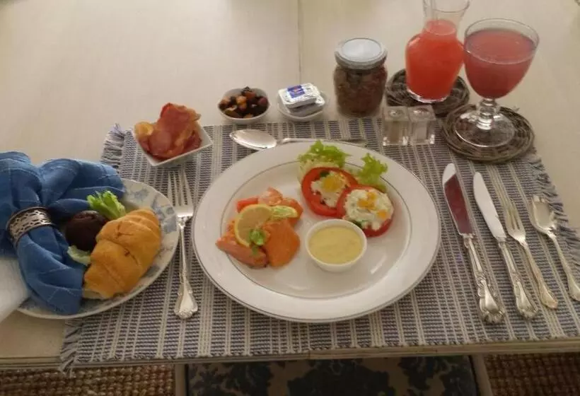 پانسیون A Summer Place Boutique Guest House