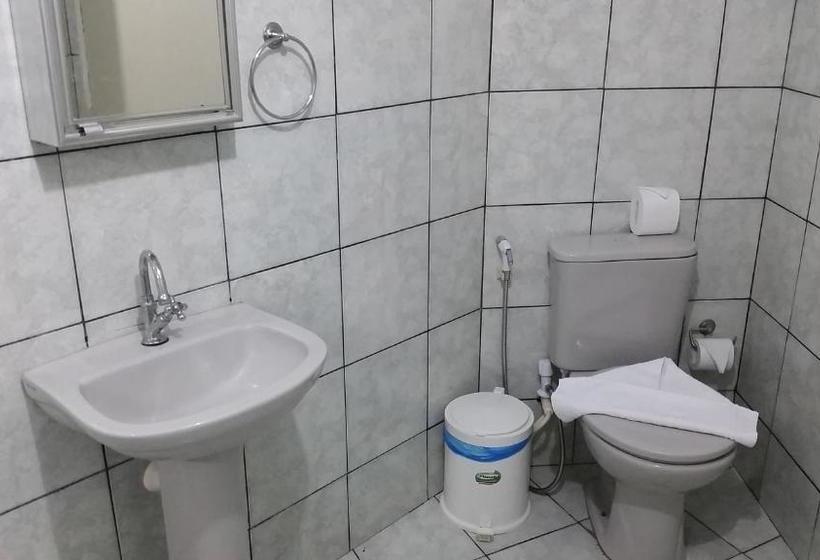 פנסיון Chalé Casa Factur