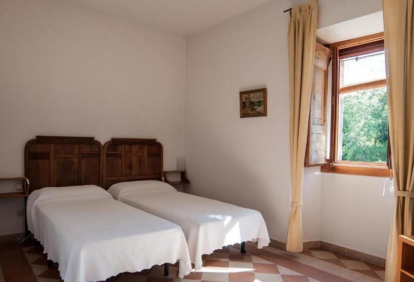 פנסיון Hostal Puerta Medina