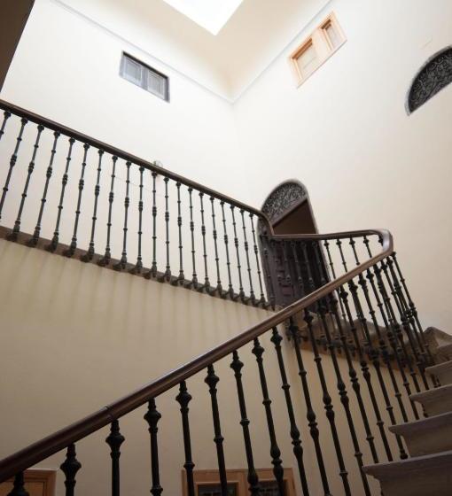 פנסיון Hostal Puerta Medina