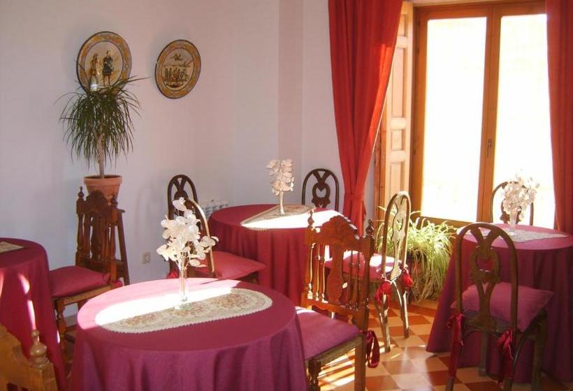פנסיון Hostal Puerta Medina