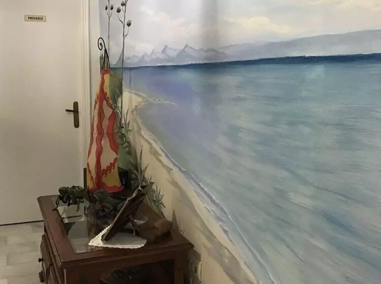 پانسیون Hostal Restaurante El Mero