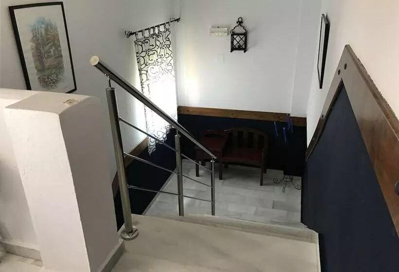 پانسیون Hostal Restaurante El Mero