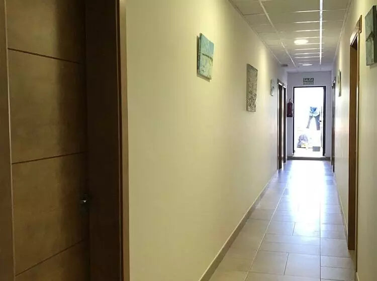 پانسیون Hostal Restaurante El Mero