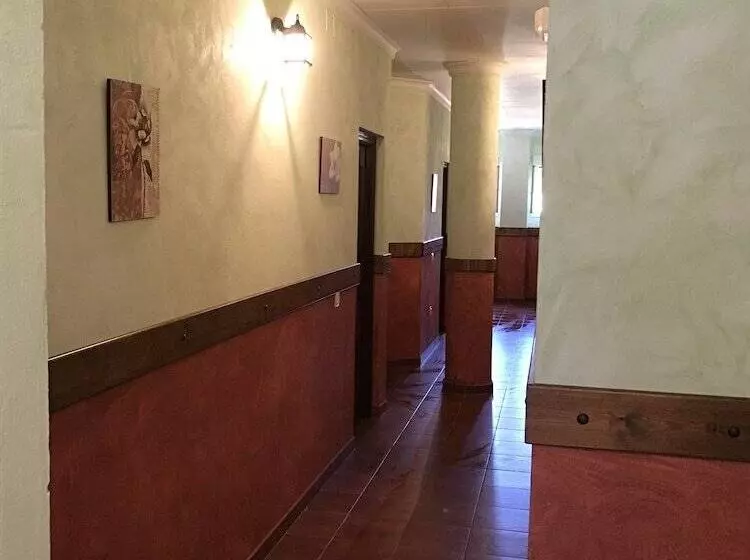 پانسیون Hostal Restaurante El Mero