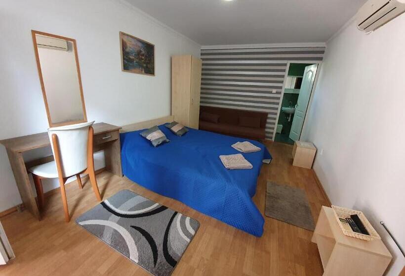 ペンション Party Vendégház