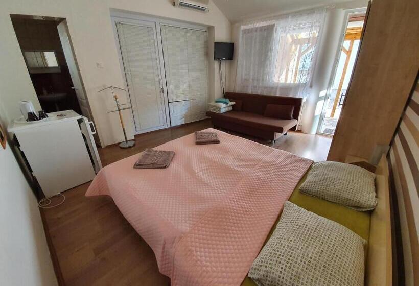 ペンション Party Vendégház