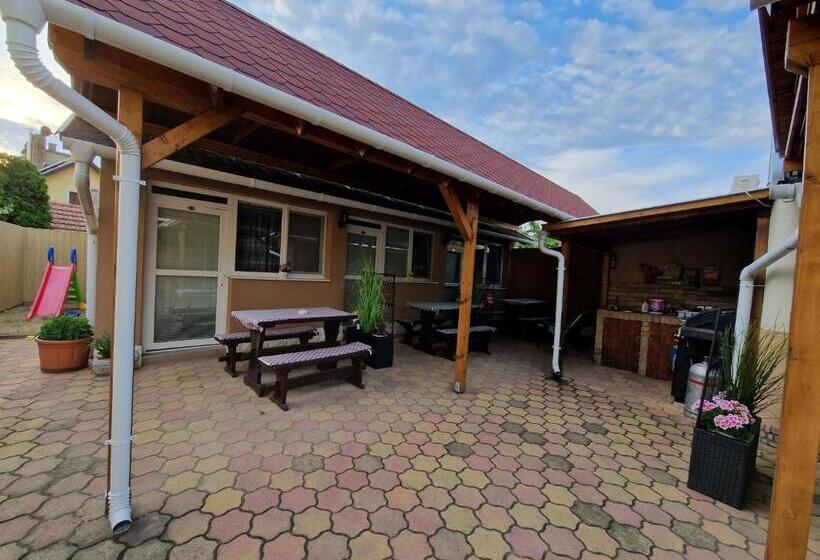 ペンション Party Vendégház