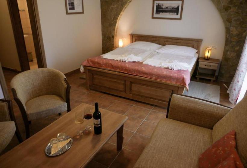 پانسیون Penzion Včelařský Dvůr