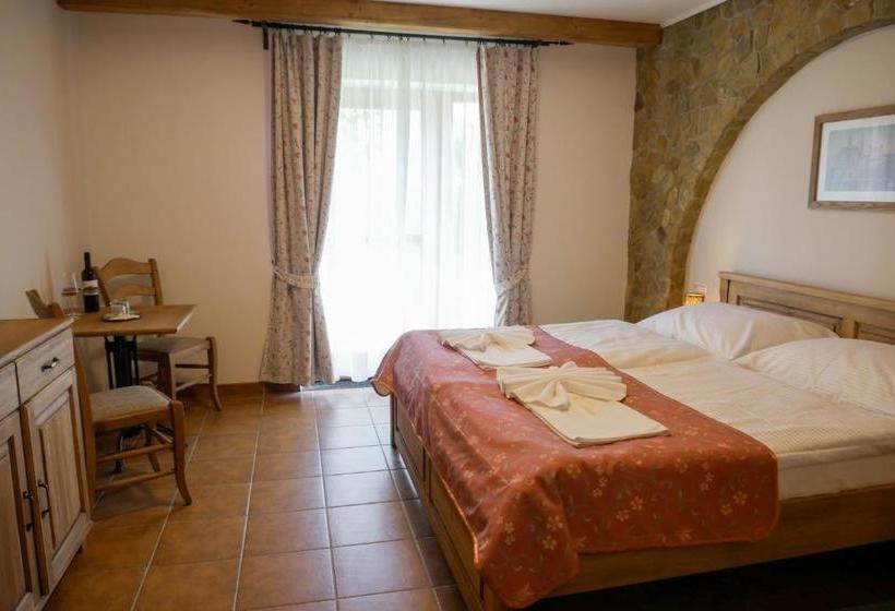 پانسیون Penzion Včelařský Dvůr