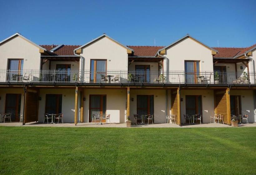 پانسیون Penzion Včelařský Dvůr