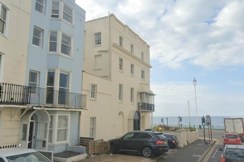 پانسیون The Willows