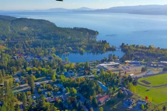 Retkeilymaja Swan River Inn