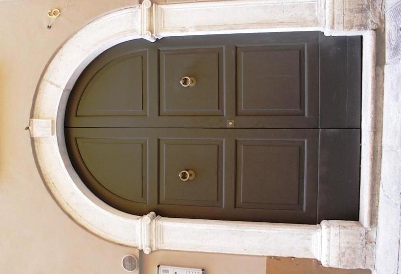 تختخواب و صبحانه La Filanda