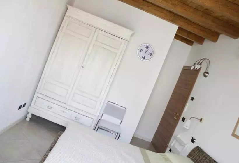 تختخواب و صبحانه La Filanda