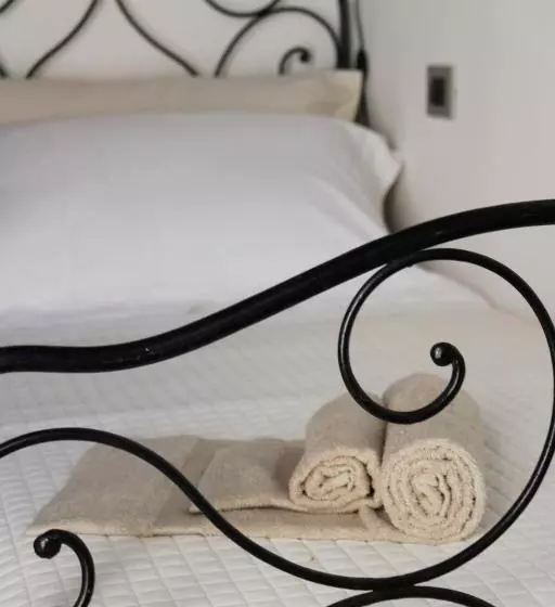 تختخواب و صبحانه La Filanda