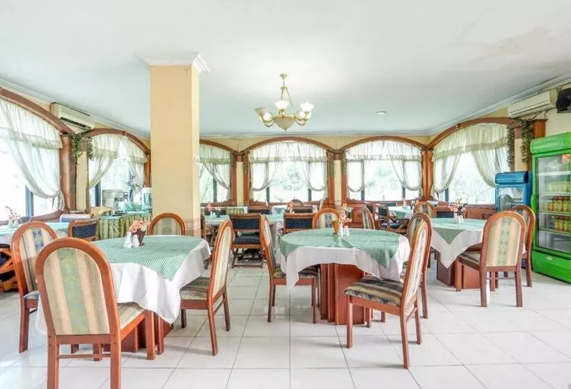 Hotel Istana Permata Juanda
