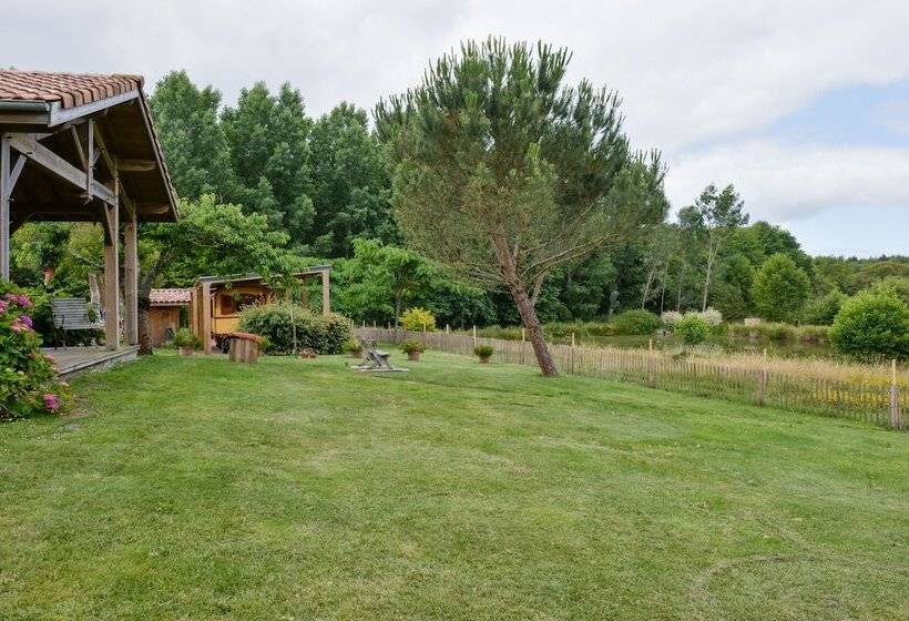 ペンション Maison De Mézos