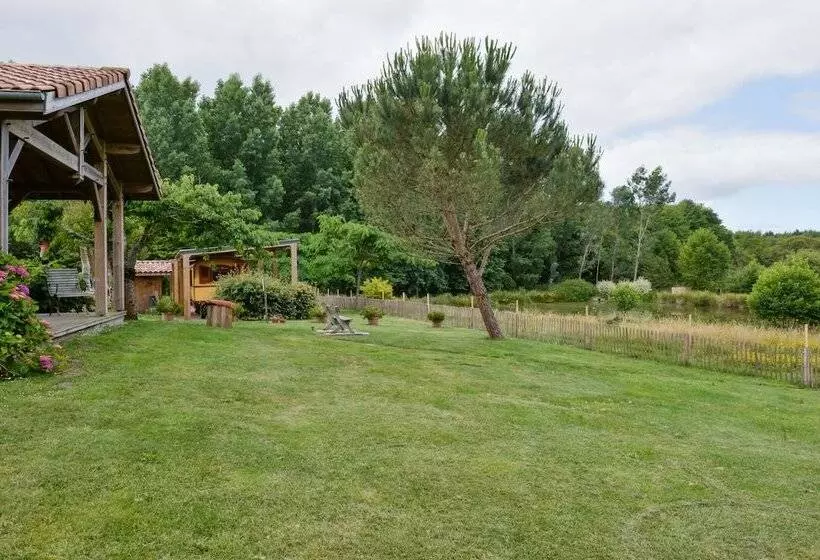 ペンション Maison De Mézos