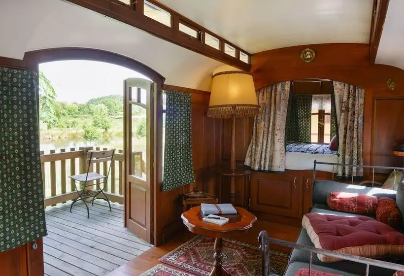 ペンション Maison De Mézos