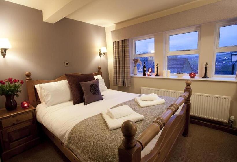 הוסטל The Fleece Inn