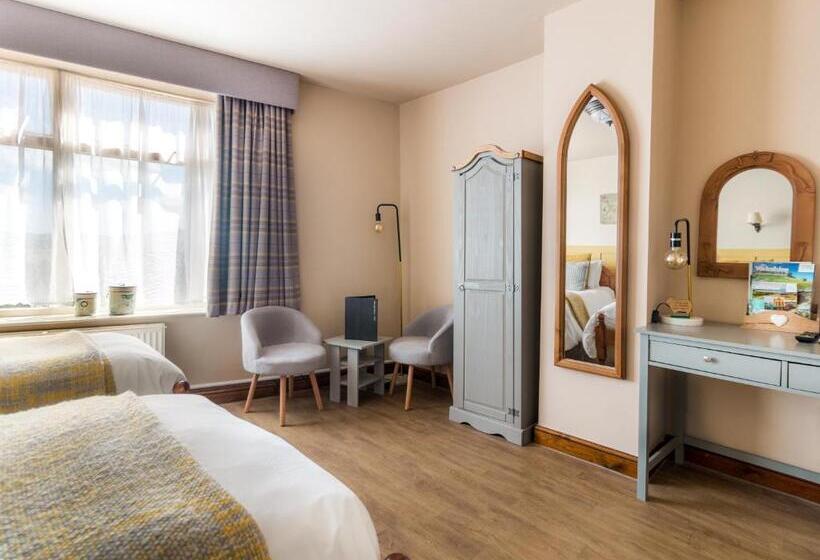 הוסטל The Fleece Inn