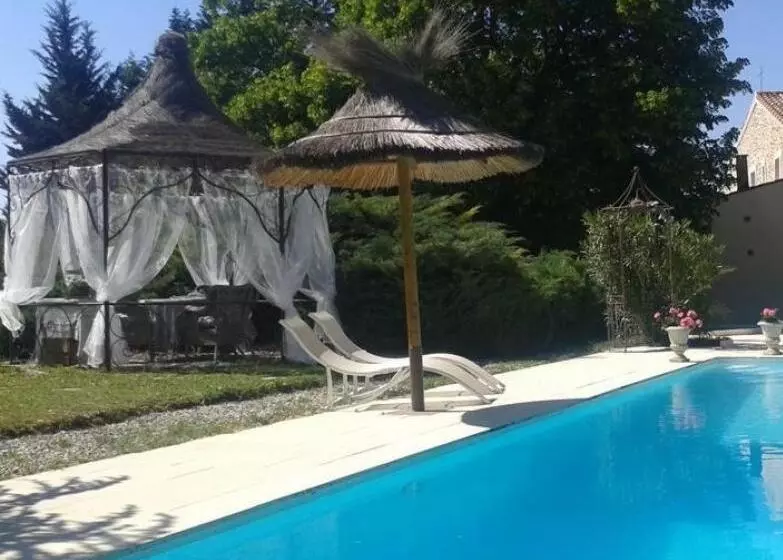 Aamiaismajoitus (B&B) Le Moulin De Sonnailles