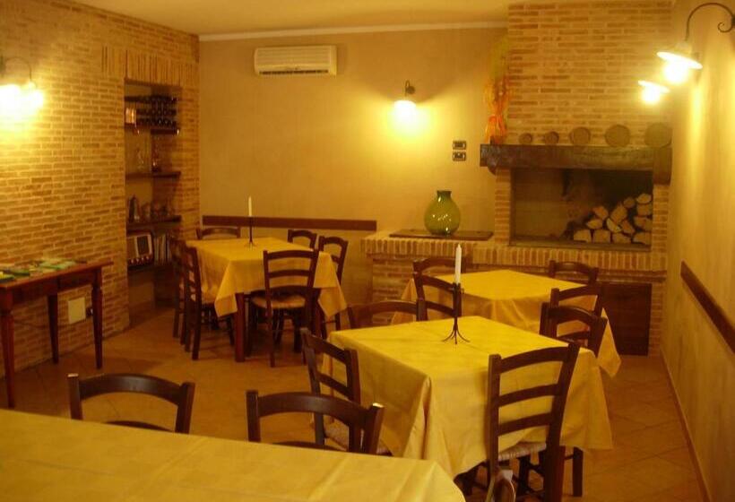 בית מלון כפרי Angelucci Agriturismo Con Camere E Agri Camping