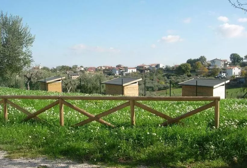 Hotelli Angelucci Agriturismo Con Camere E Agri Camping