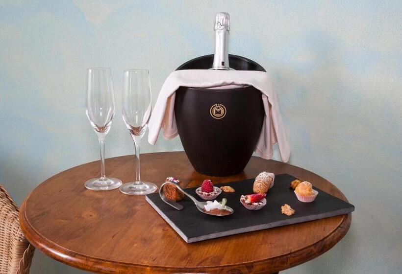 هتل Locanda Chi Ghinn