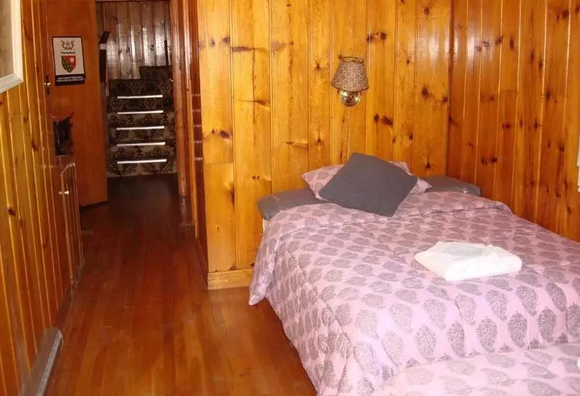 Majatalo Auberge The Parker S Lodge Inn