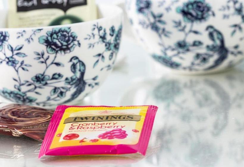 پانسیون Churchill Guest House