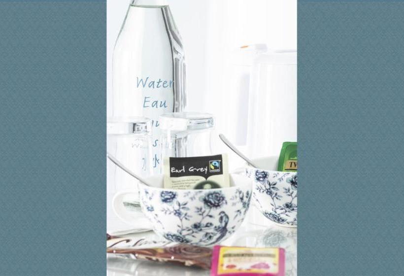 پانسیون Churchill Guest House