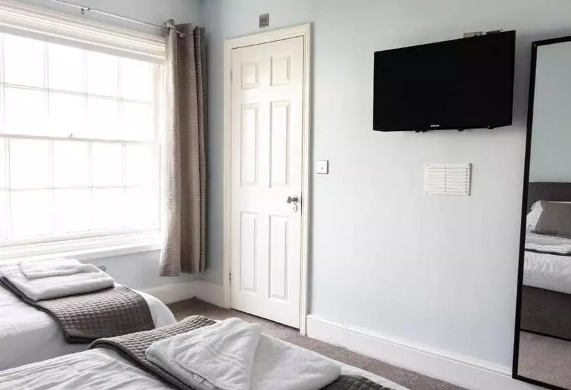 ペンション Churchill Guest House