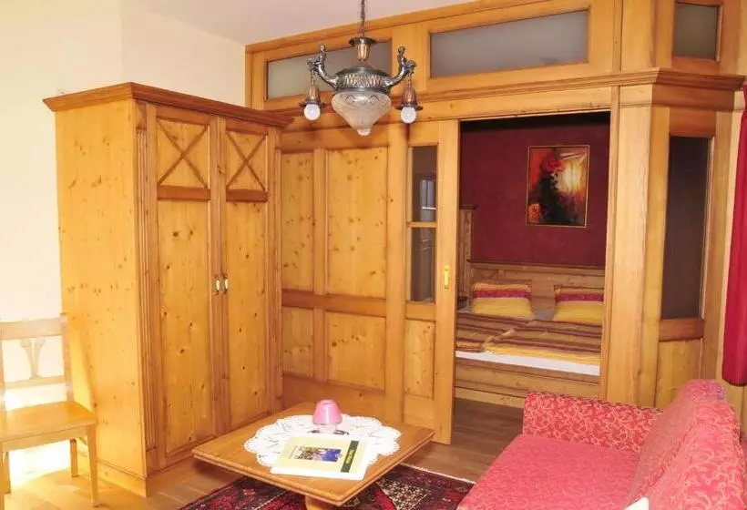 Majatalo Gästehaus Turm Wachau