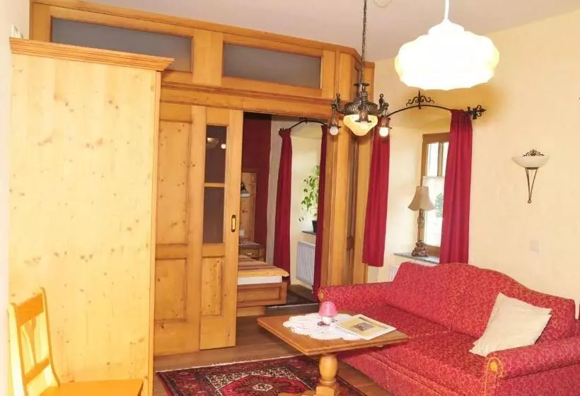 Majatalo Gästehaus Turm Wachau