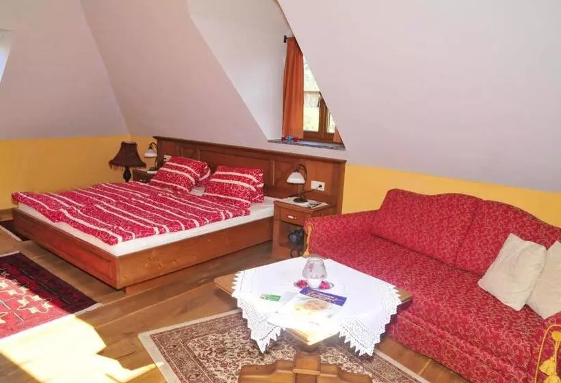 Majatalo Gästehaus Turm Wachau