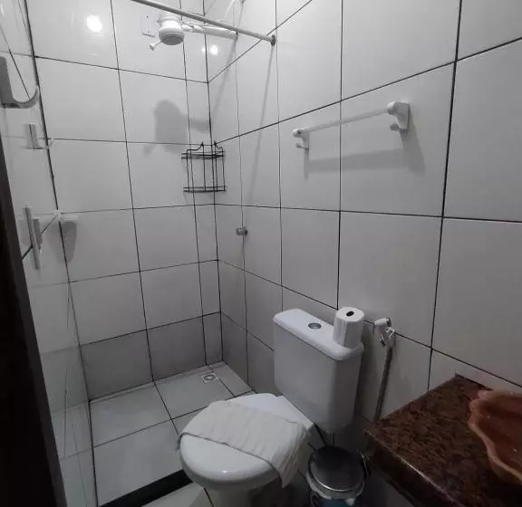 ペンション Pousada Luzena