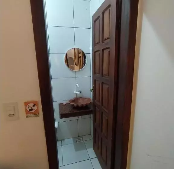 ペンション Pousada Luzena