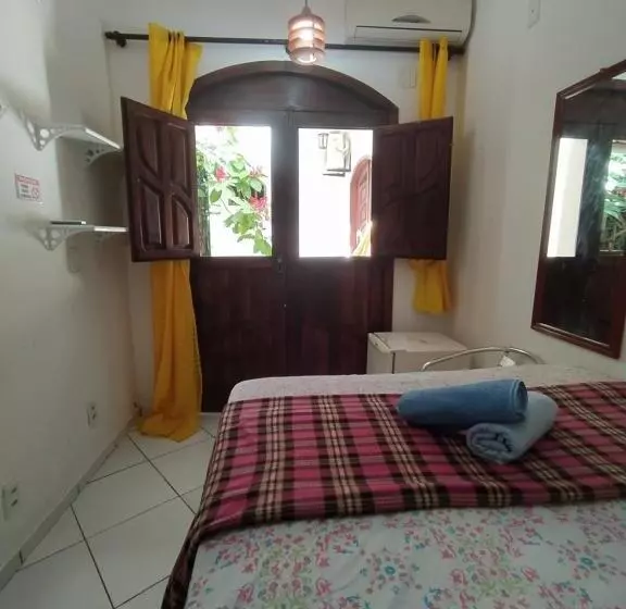 ペンション Pousada Luzena