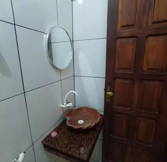 ペンション Pousada Luzena