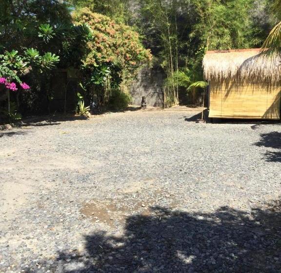 Пансион The Nirwana Water Garden