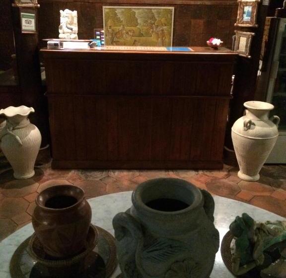 Пансион The Nirwana Water Garden