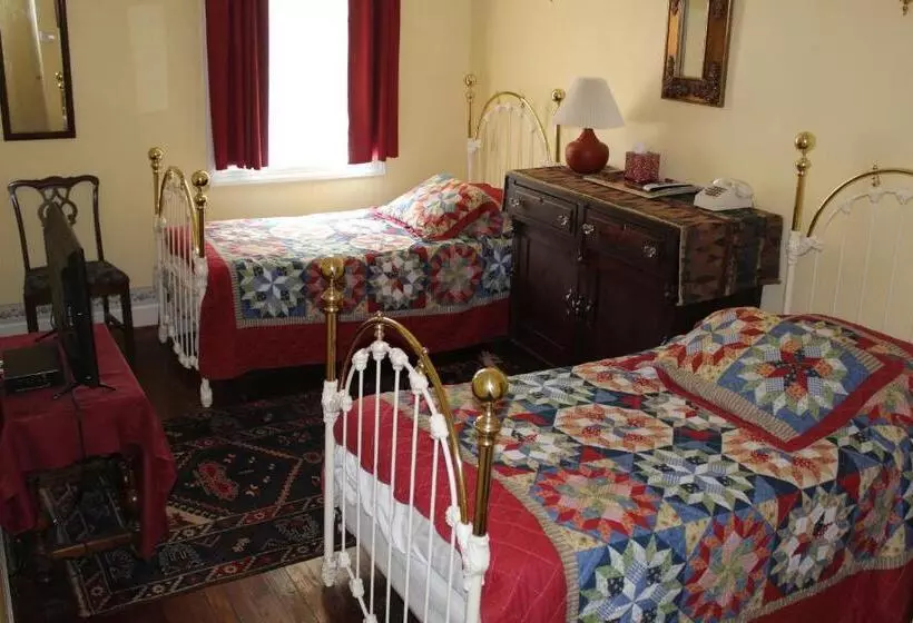 Retkeilymaja Leesburg Colonial Inn