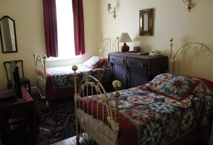 Retkeilymaja Leesburg Colonial Inn