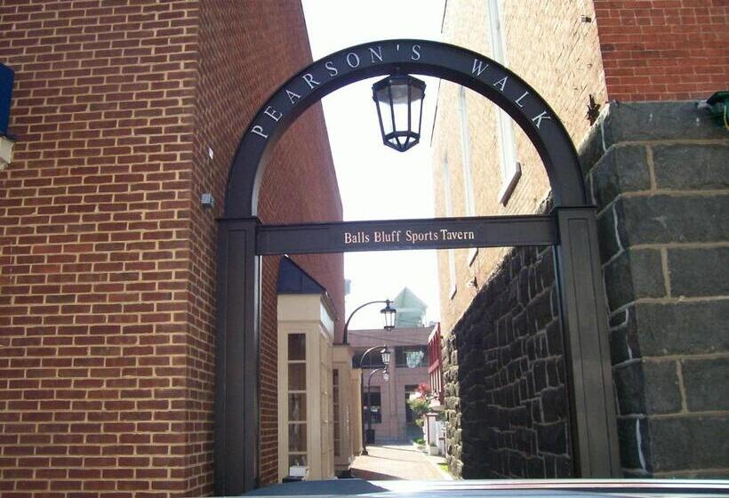 旅馆 Leesburg Colonial Inn