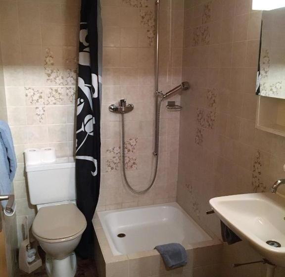 הוסטל Restaurant Jura