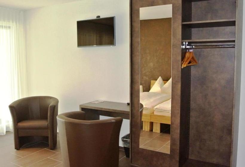 הוסטל Restaurant Jura