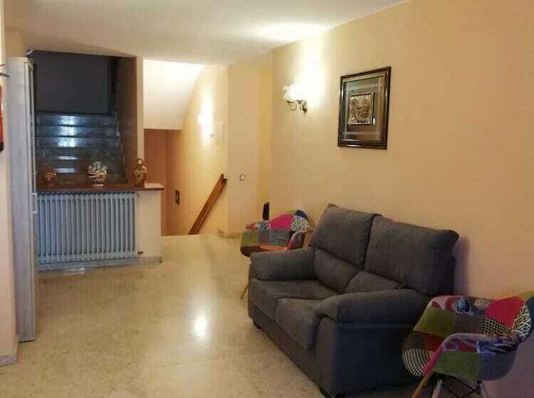 بنسيون Can Baral.la