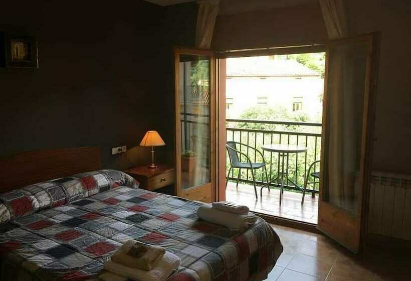 بنسيون Can Baral.la